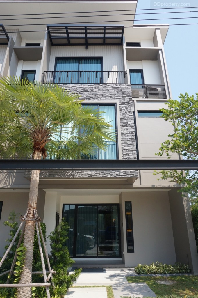 Pieamsuk Pinklao KanjanapisekDSC08089-003