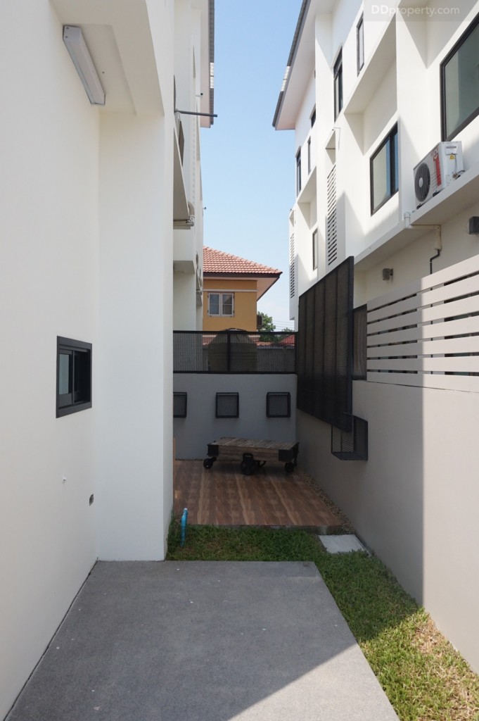 Pieamsuk Pinklao KanjanapisekDSC08093-007