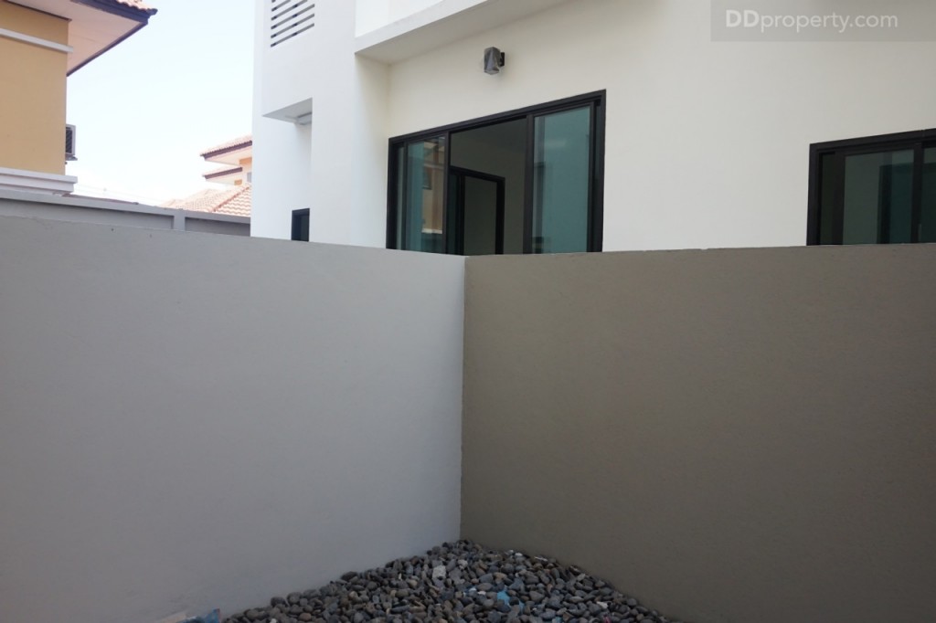 Pieamsuk Pinklao KanjanapisekDSC08194-006