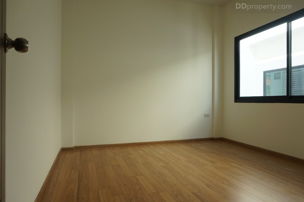 Pieamsuk Pinklao KanjanapisekDSC08206-018