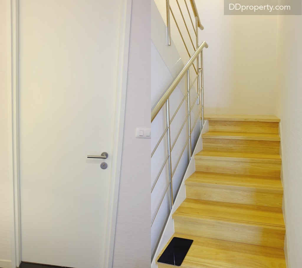 บันไดราวจับแสตนเลส ทางขึ้นจะอยู่ติดกับห้องเก็บของ