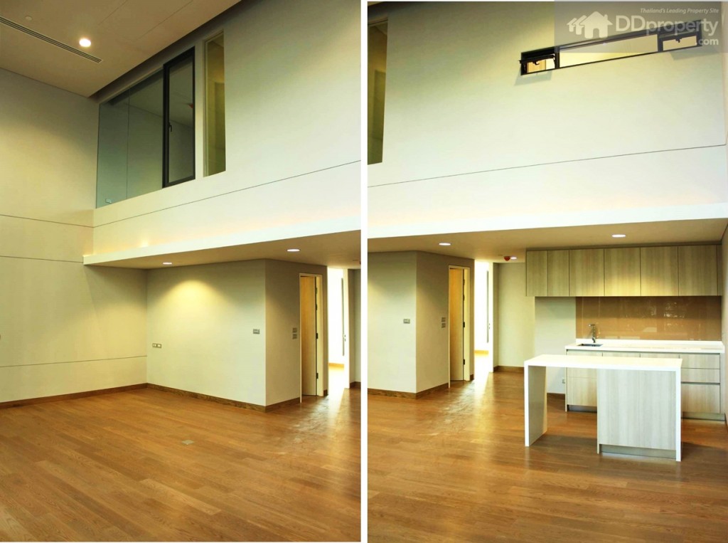 ด้วยความเป็นดูเพล็กซ์ วิลล่า ทำให้ห้องดูสูงโปร่งแบบ Double volume ความสูงจากพื้นถึงเพดานกว่า 5 เมตรโดยประมาณ