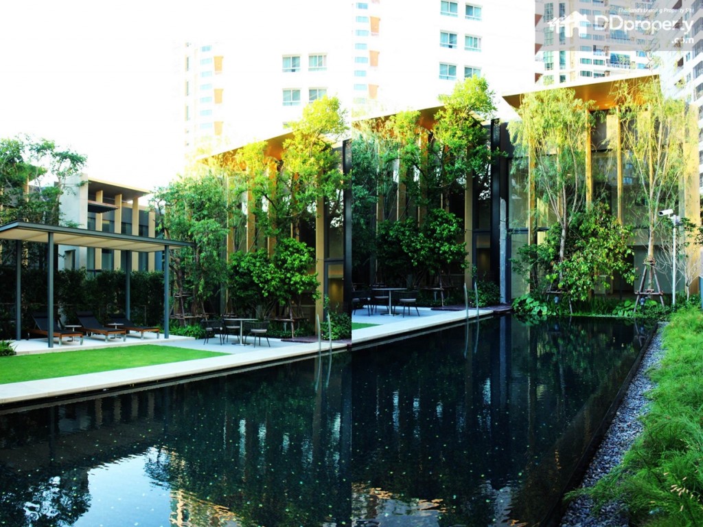 สระว่ายน้ำขนาด 7 x 20 เมตร โดยประมาณ ระบบเกลือมีการถ่ายน้ำหมุนเวียนอยู่ตลอดเวลา