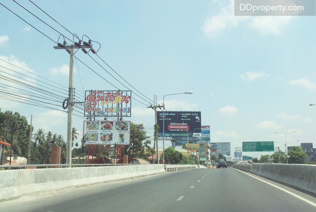 เราใช้เส้นทางที่ 1 ตั้งต้นจากร้านอาหารอุ่นไอดิน บนถนนราชพฤกษ์ ใช้เวลาประมาณ 4 นาที ระยะทางประมาณ 3.3 กม.