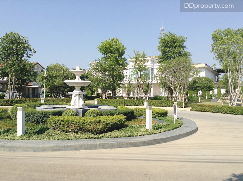 จากวงเวียนมองเห็นคลับเฮ้าส์