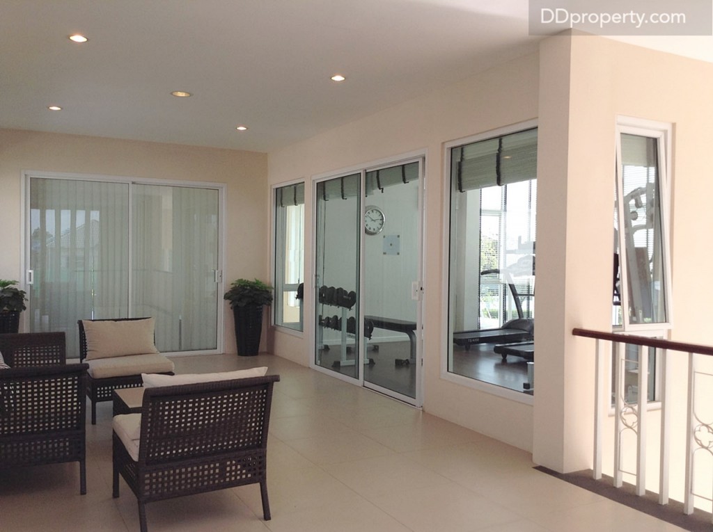 ชั้นบนของคลับเฮ้าส์ เป็นส่วนนั่งเล่น ห้องอเนกประสงค์ และฟิตเนส