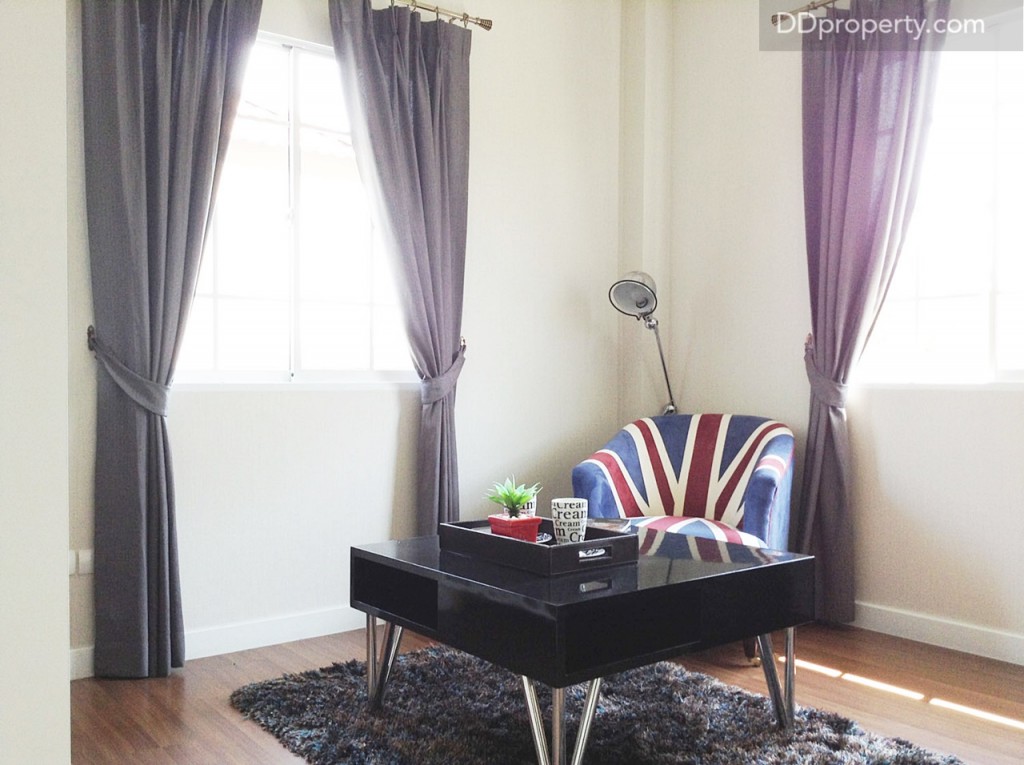 ห้องนอน 3 ดัดแปลงเป็นห้องทำงานหรือไว้อ่านหนังสือ นั่งพักผ่อน