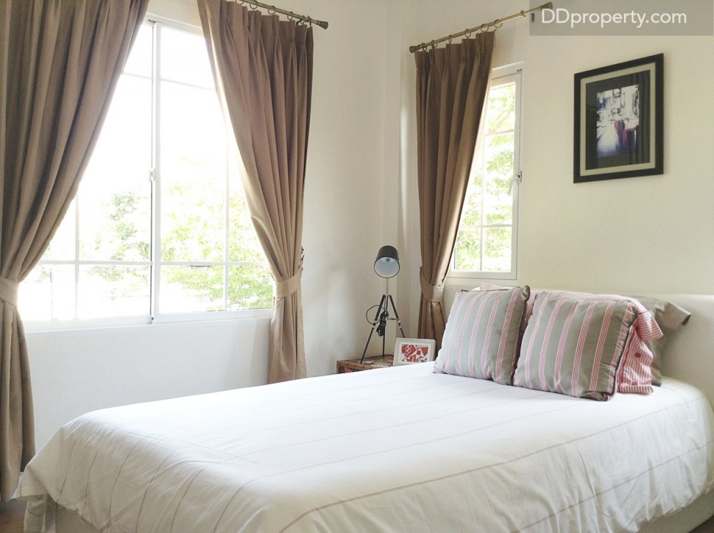 ห้องนอน 2 กว้างพอสำหรับเตียงขนาด 3 - 5 ฟุต