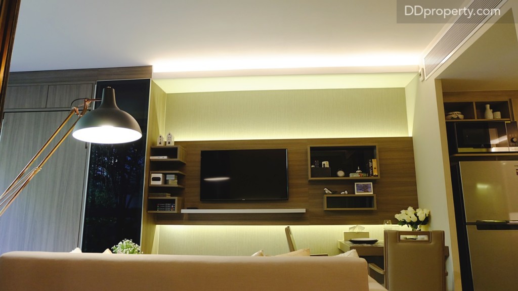 หากต้องการรับชมความบันเทิงจากเตียงนอนขนาดทีวีควรมีขนาด 43 นิ้วขึ้นไป