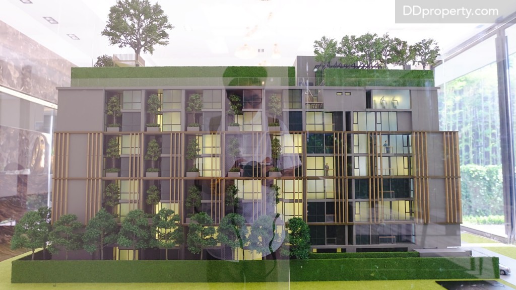 ทิศใต้โครงการจะติดกับที่ดินแปลงที่ Fragrant Group ซื้อไว้/ ทุกยูนิตจะสามารถเห็นต้นไม้ใหญ่ตรงระเบียงที่ปลูกและดูแลโดยโครงการได้