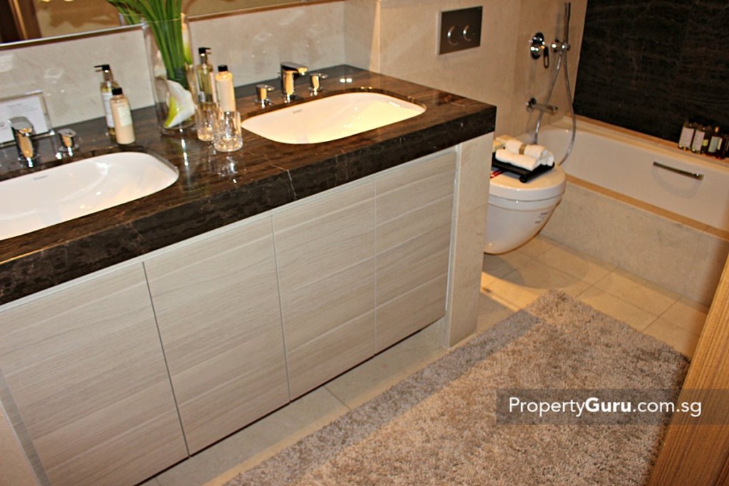 luxus hills master bathroom 1