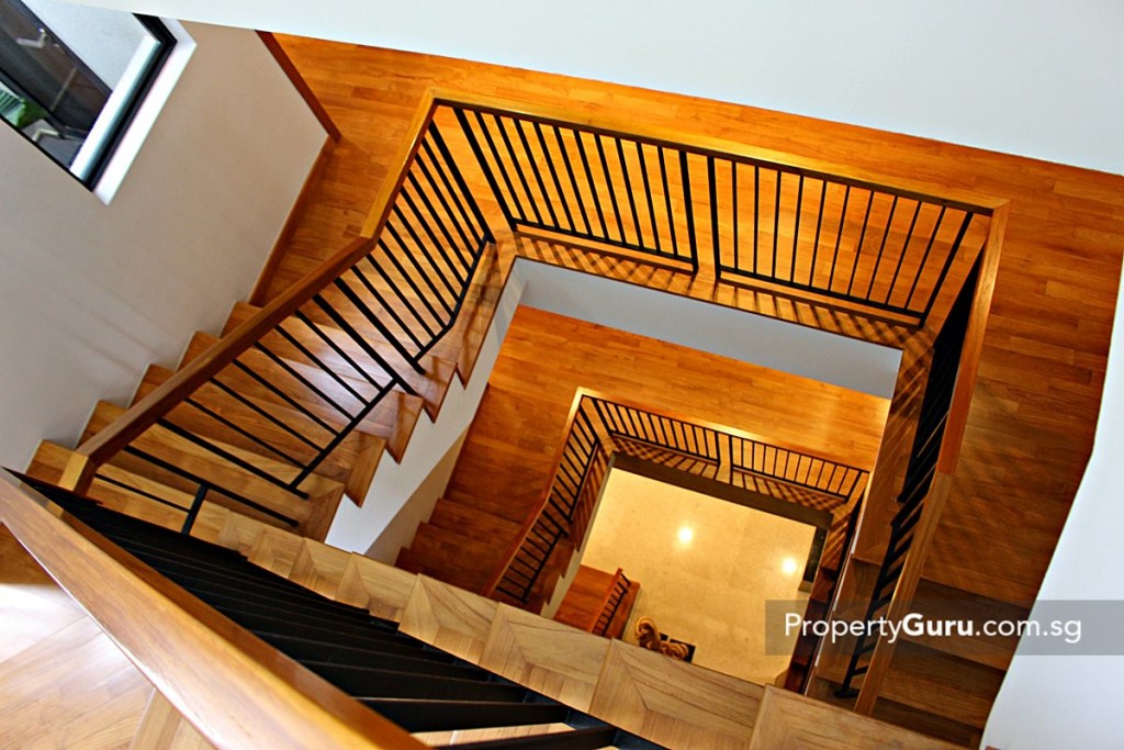 luxus hills staircase
