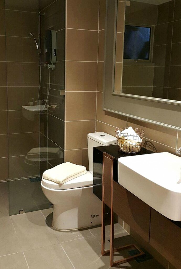 20 - Gravit8 - Bathroom