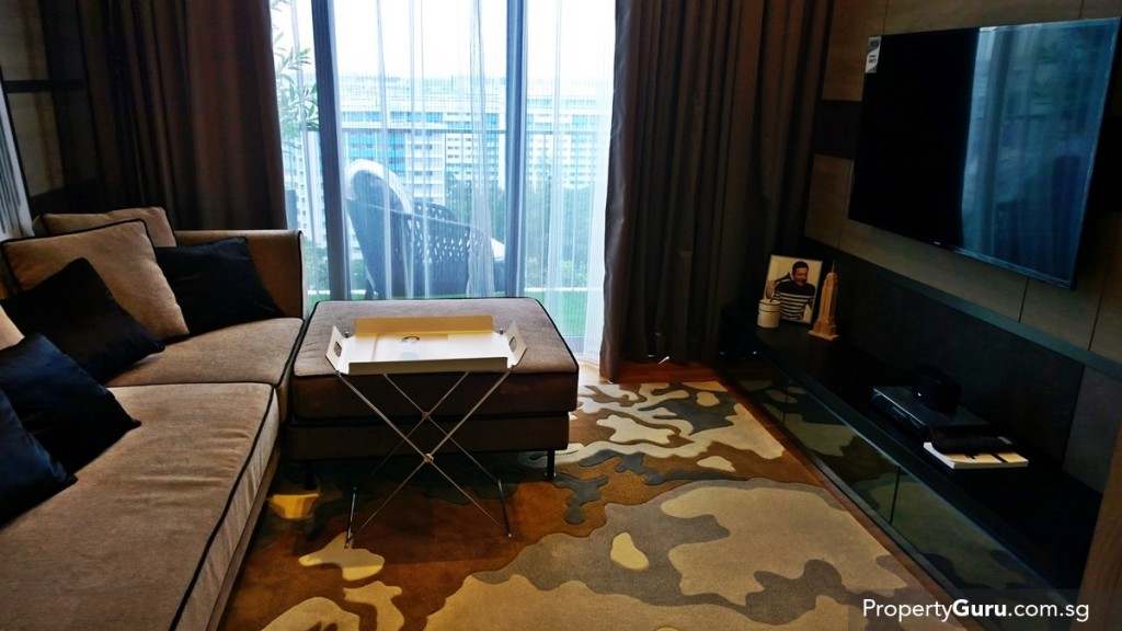 Common bedroom turned into an entertainment room