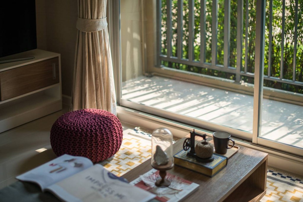 การที่ห้องหนังเล่นอยู่ติดกับระเบียงทำให้เปิดรับแสง และลมได้ดีทำให้ภายในห้องมีการถ่ายเทของอากาศซึ่งเหมาะอย่างยิ่งสำหรับการอยู่อาศัย