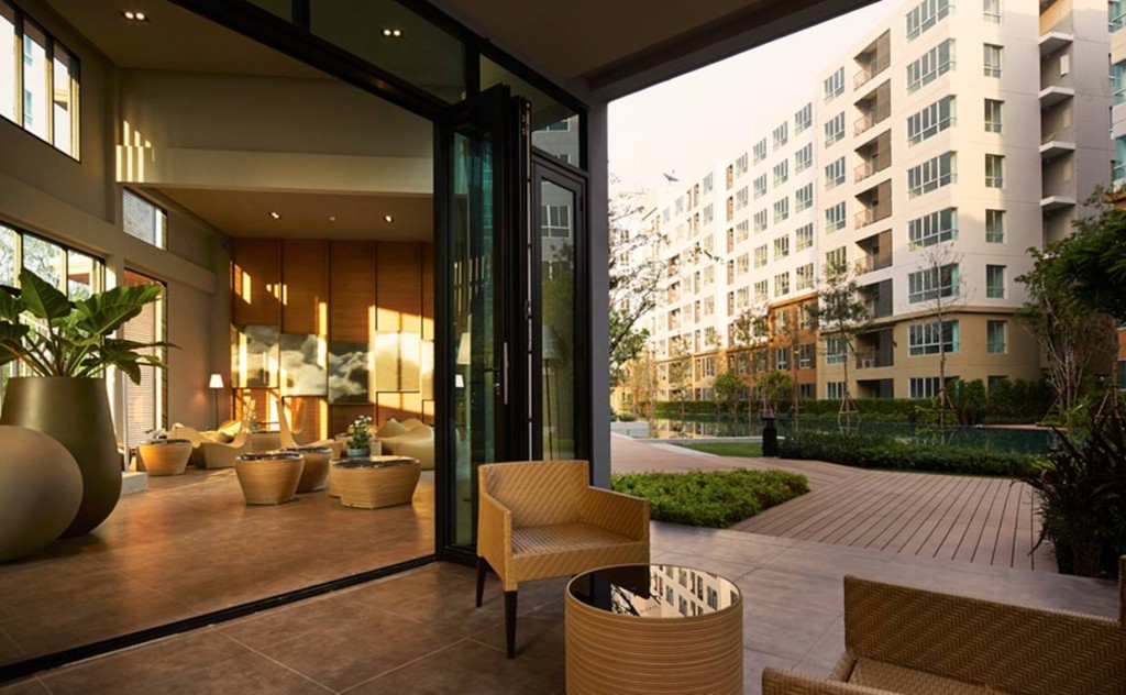 ล็อบบี้ใต้อาคารทั้ง 3 อาคาร มาพร้อมกับ บริการ Free WiFi