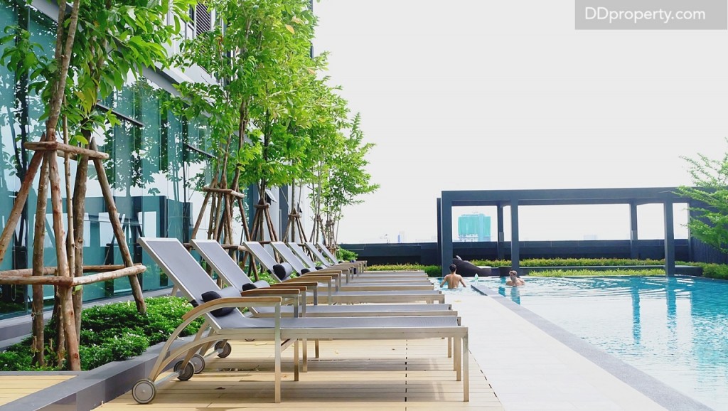 สระว่ายน้ำขนาด 10x3 เมตร ลึกประมาณ 1.4 เมตร