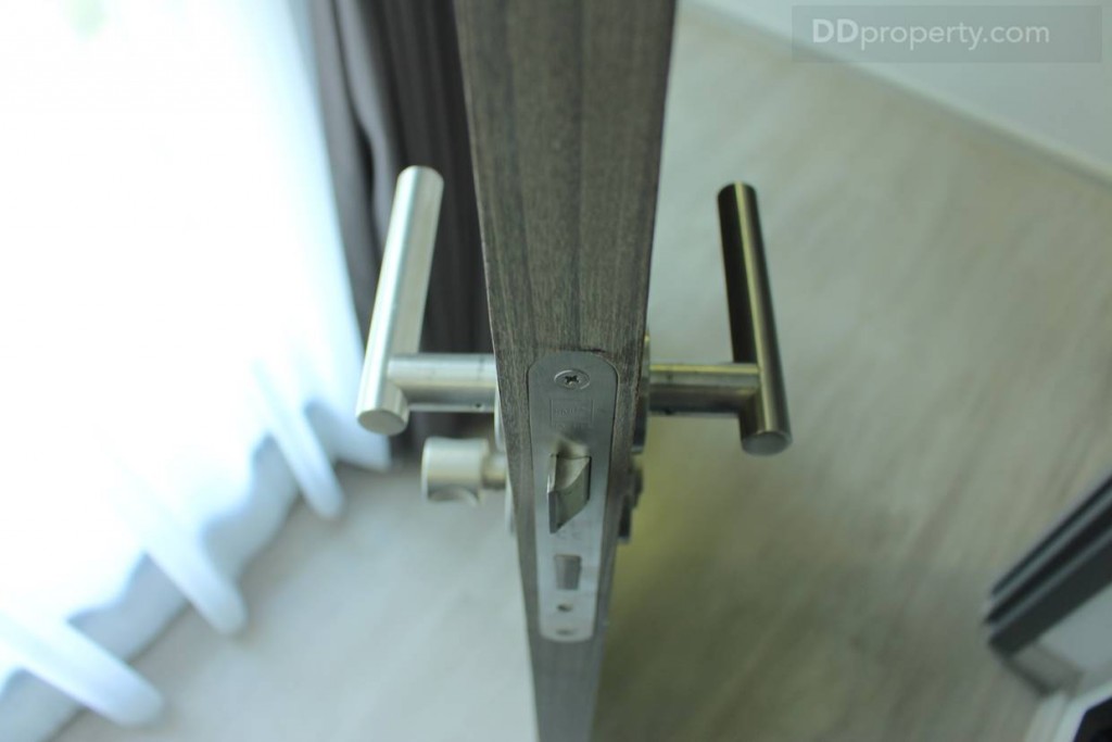 ประตูห้องแบบด้ามจับ ระบบล็อก 2 ชั้น