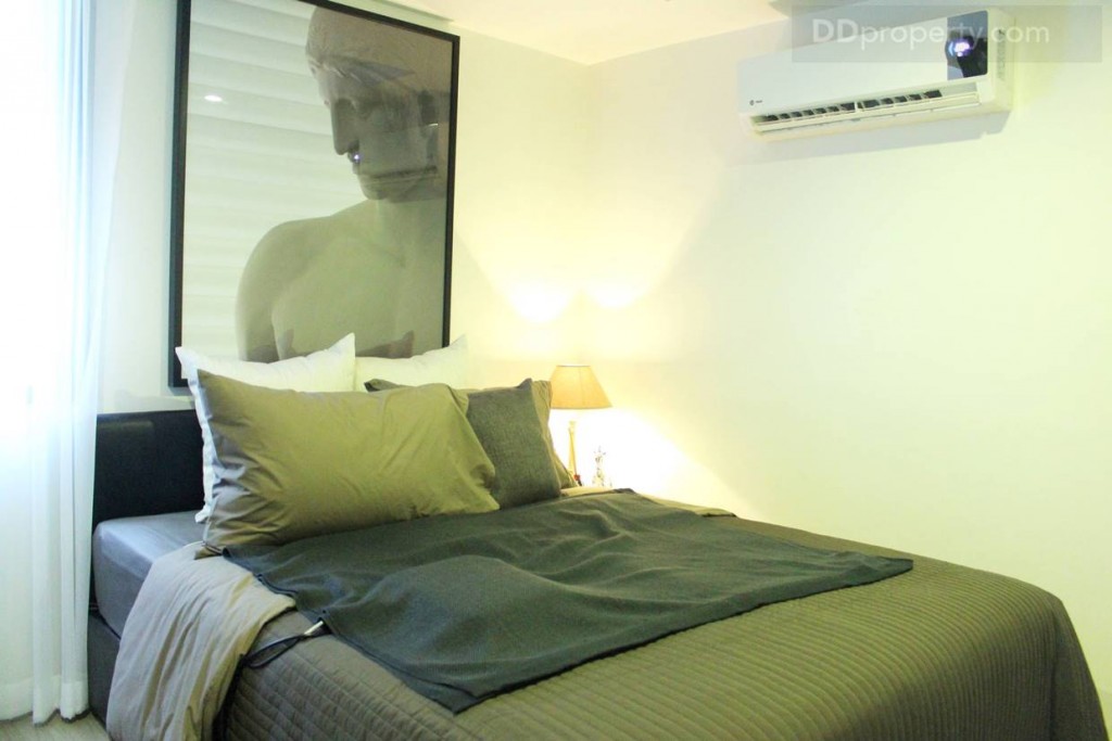 มาต่อห้องนอนที่ 2 จะอยู่บริเวณซ้ายมือของทางเข้าชั้นสอง หรือขวามือถ้าขึ้นมาจากบันได