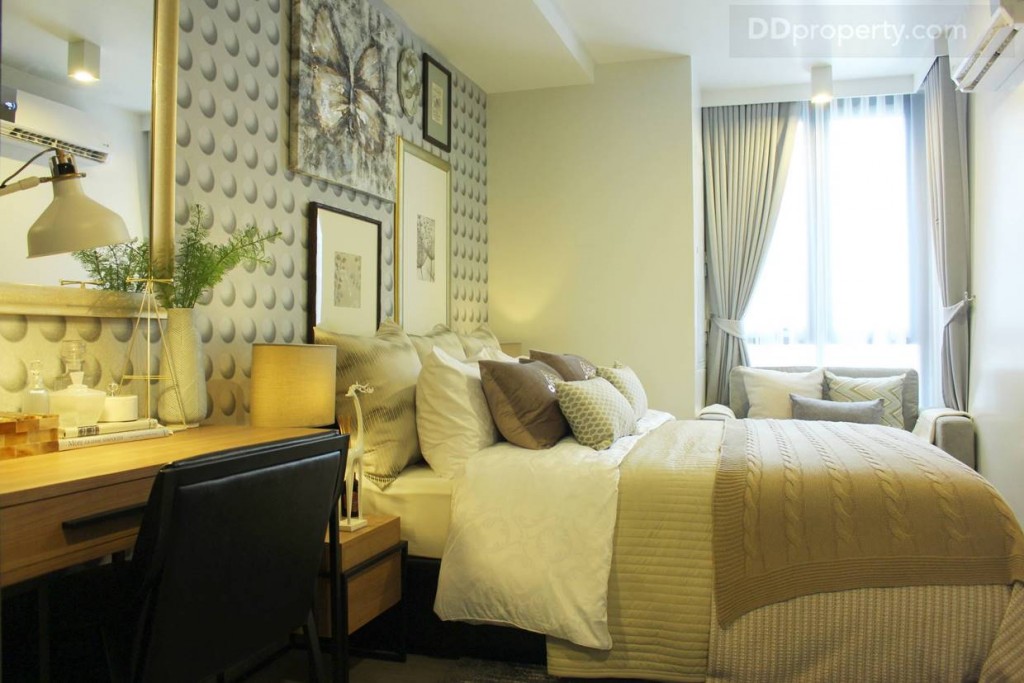 แปลนห้อง Master bedroom เป็นสีเหลี่ยมผืนผ้า ไม่มีระเบียงแต่มีหน้าต่างส่วนตัว