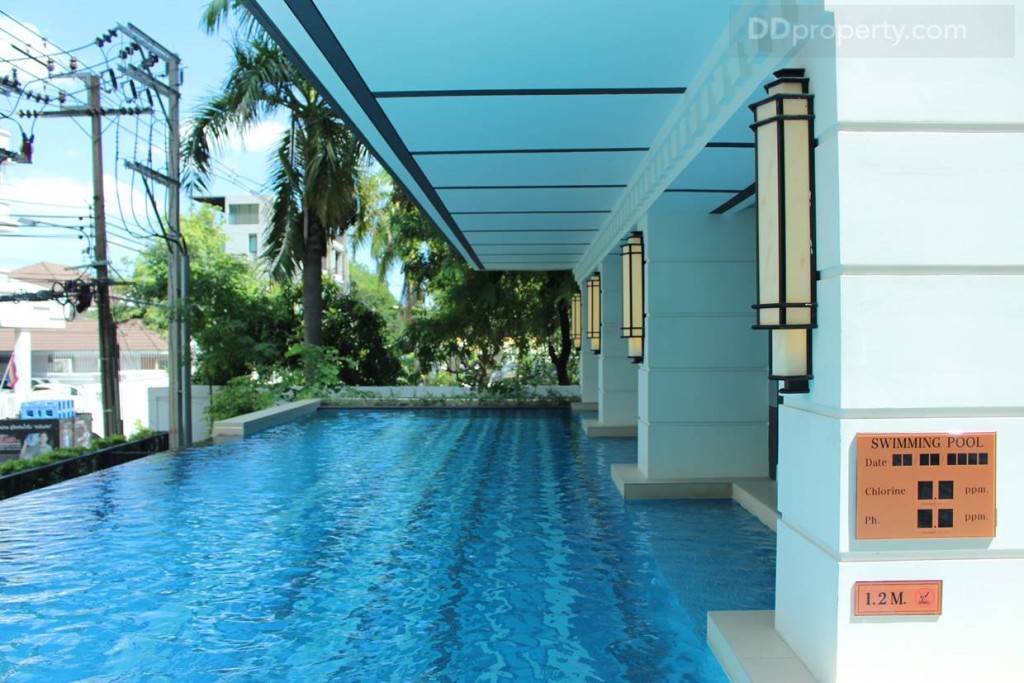 สระว่ายน้ำระบบเกลือขนาด 5 x 17 เมตร ลึก 1.2 เมตร