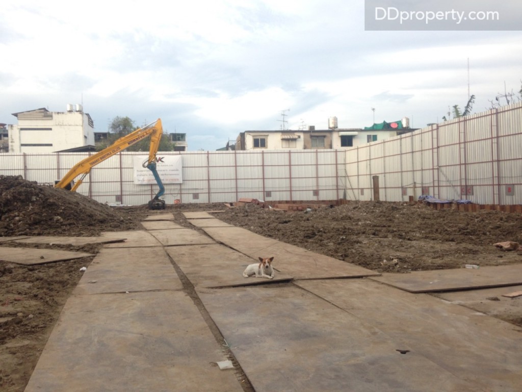 พื้นที่ขึ้นของโครงการซึ่งขั้นตอนกำลังอยู่ในช่วงเคลียร์หน้าดิน