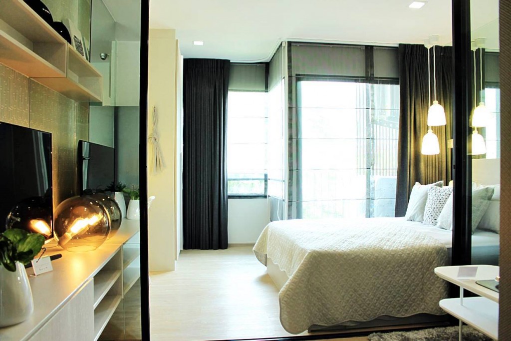มุมมองภายในห้อง ซึ่งก็ถือว่าเป็นห้องแบบ 1 ห้องนอน ขนาดพื้นที่ 23.56 ตร.ม. ที่จัดสัดส่วนได้อย่างลงตัว