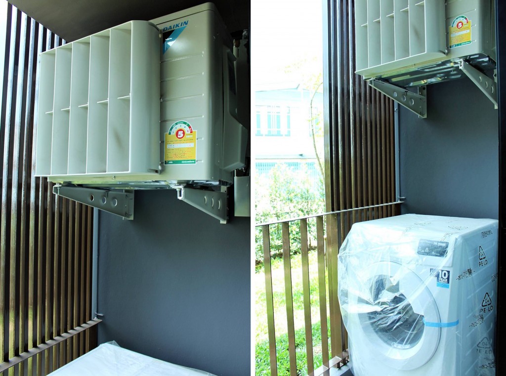 โดยพื้นที่ระเบียงจะมีคอมเพรสเซอร์แอร์ติดตั้งแบบลอยตัวมาให้ พร้อมกับที่ปรับทางลมเพื่อให้ลมร้อนเป่าออกไปทางด้านนอก ไม่ได้เข้ามาในห้อง ส่วนเครื่องซักผ้าทางโครงการไม่ได้ให้มาแต่มีการเดินระบบไฟและท่อน้ำทิ้งไว้ให้ ซึ่งยกมาตั้งเสียบปลั๊กก็ใช้ได้เลย
