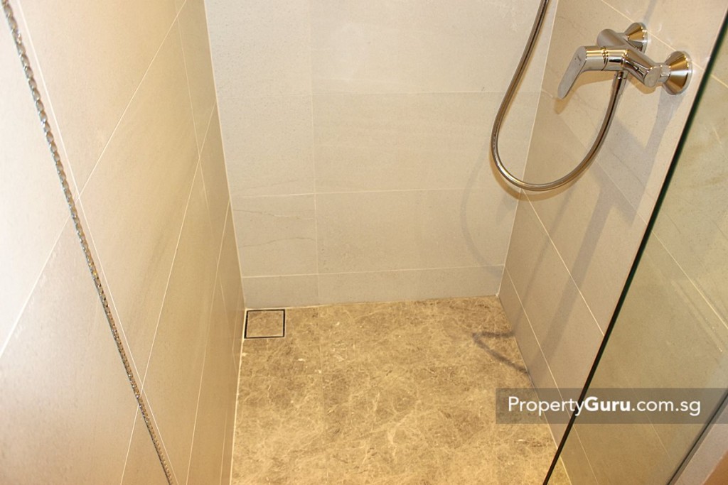 stars of kovan common bathroom 2 BR 2