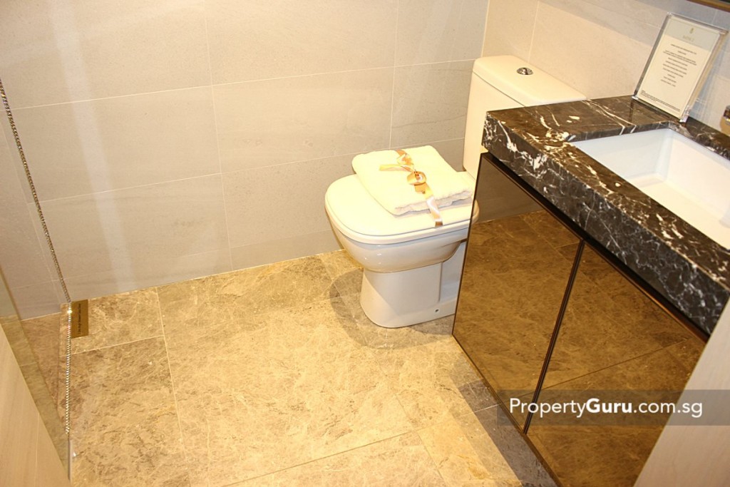 stars of kovan common bathroom 3 BR