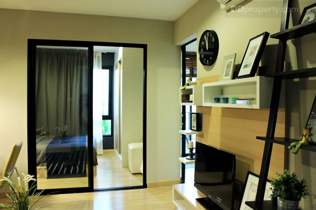 แบบ 1 ห้องนอน 1 จะประกอบไปด้วย ห้องน้ำ ห้องครัว ห้องนั่งเล่น  โดยมีขนาด  25,27,28 ตร.ม. รวม 63 ยูนิต ซึ่งถือเป็น 90% ของยูนิตทั้งหมด