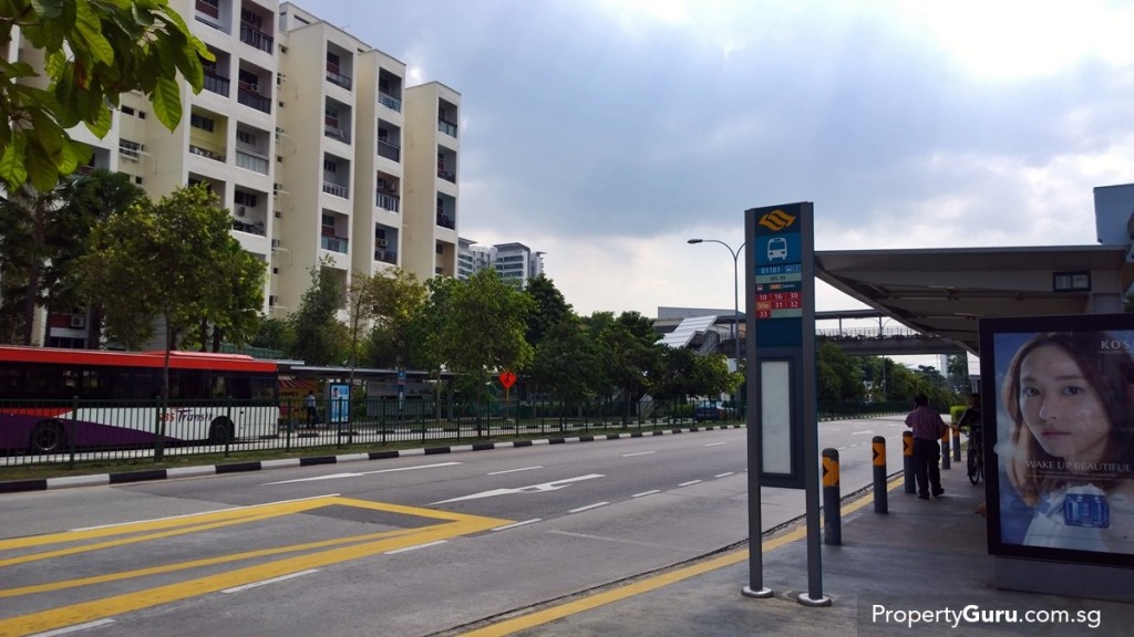 Dakota MRT station bus stop