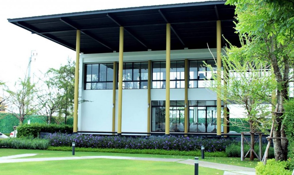 ทางโครงการเน้นให้มีต้นไม้แทรกอยู่ในทุกจุดของโครงการ นั่นก็เพื่อให้ผู้อยู่อาศัยได้ใกล้ชิดกับธรรมชาติมากที่สุด