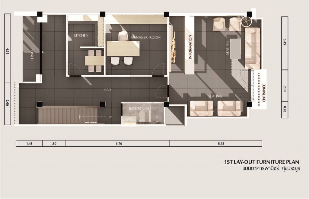 ชั้น 1 (Office Area) พื้นที่ชั้น 1 มีพื้นที่สำหรับเป็นแผนกต้อนรับเพื่อรับรองแขก, ห้องทำงานส่วนตัว, ห้องครัวและห้องรับประทานอาหารสำหรับพนักงาน, ห้องน้ำจำนวน 1 ห้อง และ ที่จอดรถด้านหน้า 2 คัน