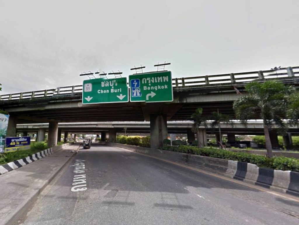 วิ่งลอดสะพานถนนเลี่ยงเมืองชลบุรี 