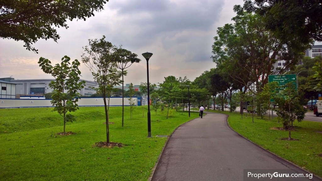 Pedestrian/cycling path along Woodlands Avenue 7 and Northwave EC