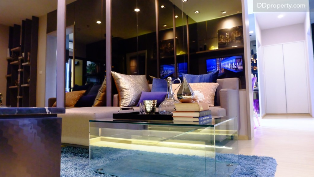 พื้นที่รวมค่อนข้างกว้าง สามารถรองรับกิจกรรมของครอบครัวได้ อาทิเช่น คุณลูกนั่งดูทีวีและคุณพ่อคุณแม่ทำงานไปพร้อมๆ กัน