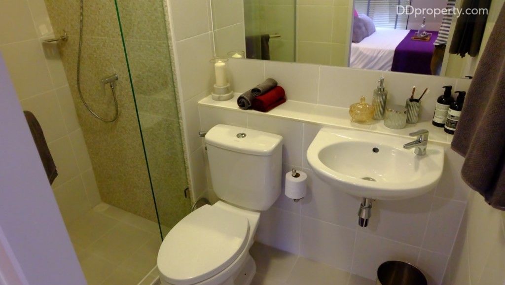 ห้องน้ำในห้องนอนนั้น สุขภัณฑ์ที่ได้เป็นของ Cotto  