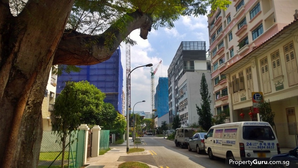 Rezi 3Two along Lor 32