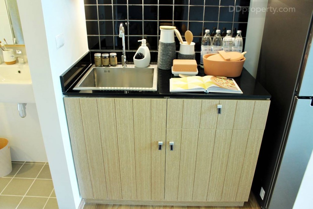 มีตู้เก็บของด้านล่าง