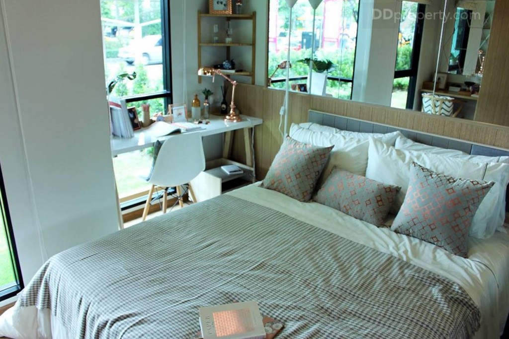 มุมมองภายในห้องนอน ดูแล้วรู้สึกว่าห้องนอนดูใหญ่มากทีเดียว