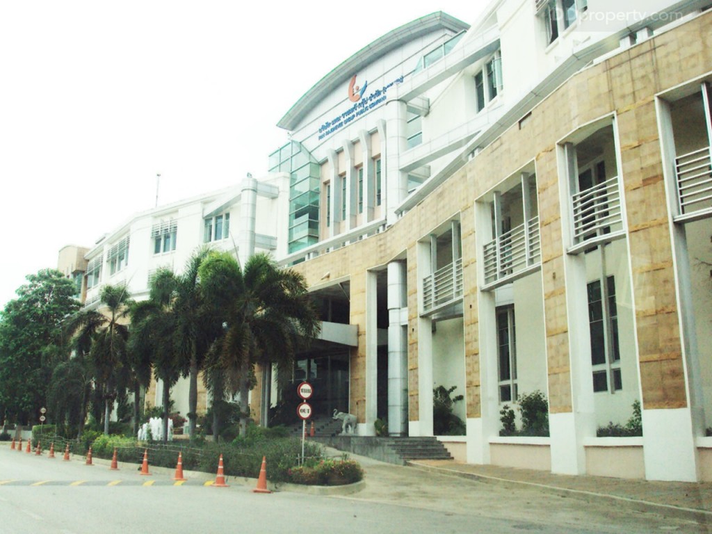 nc on green charmNc on Green Charm_31-011