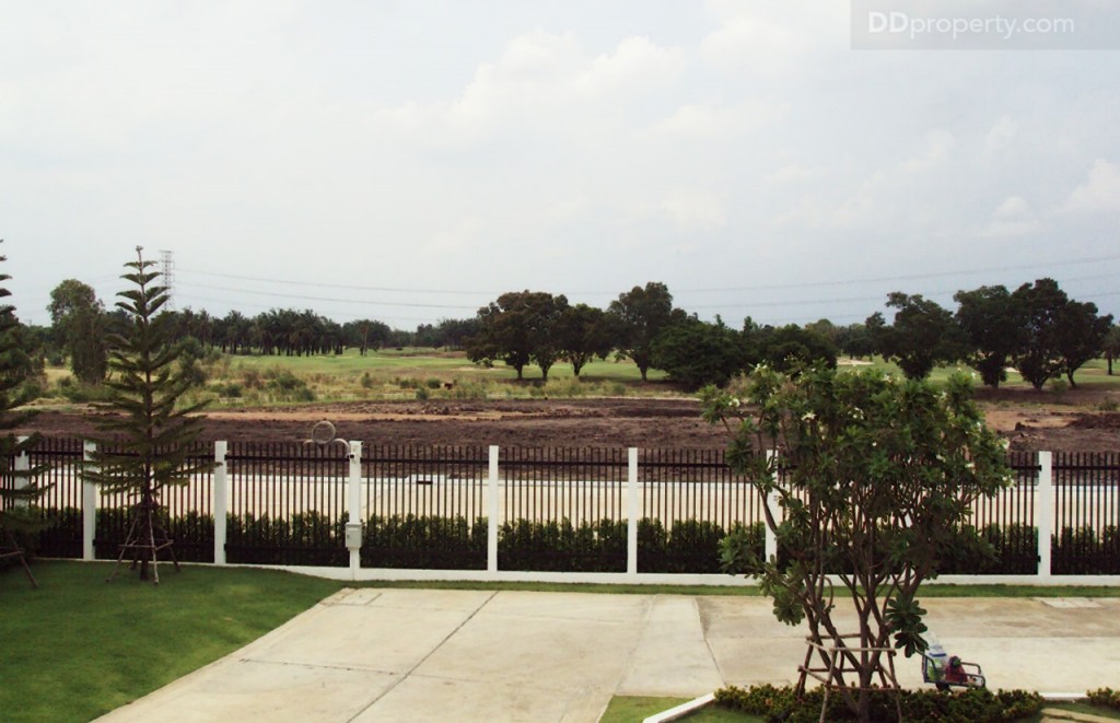 nc on green charmNc on Green Charm_47 -027