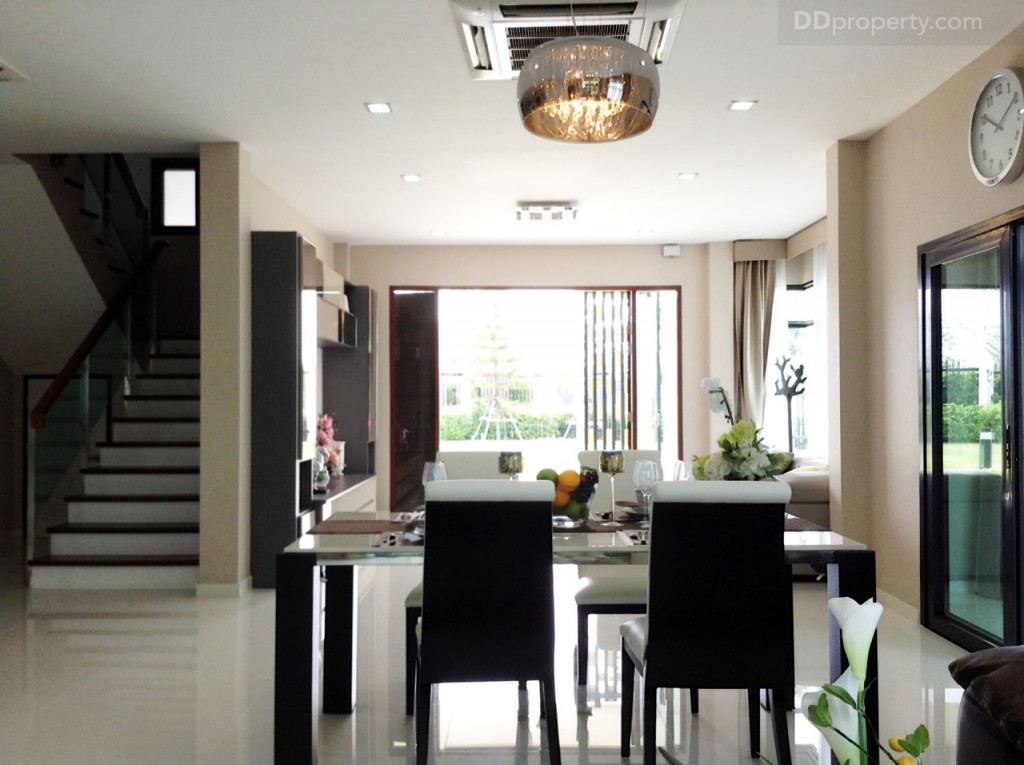 nc on green charmNc on Green Charm_58-037