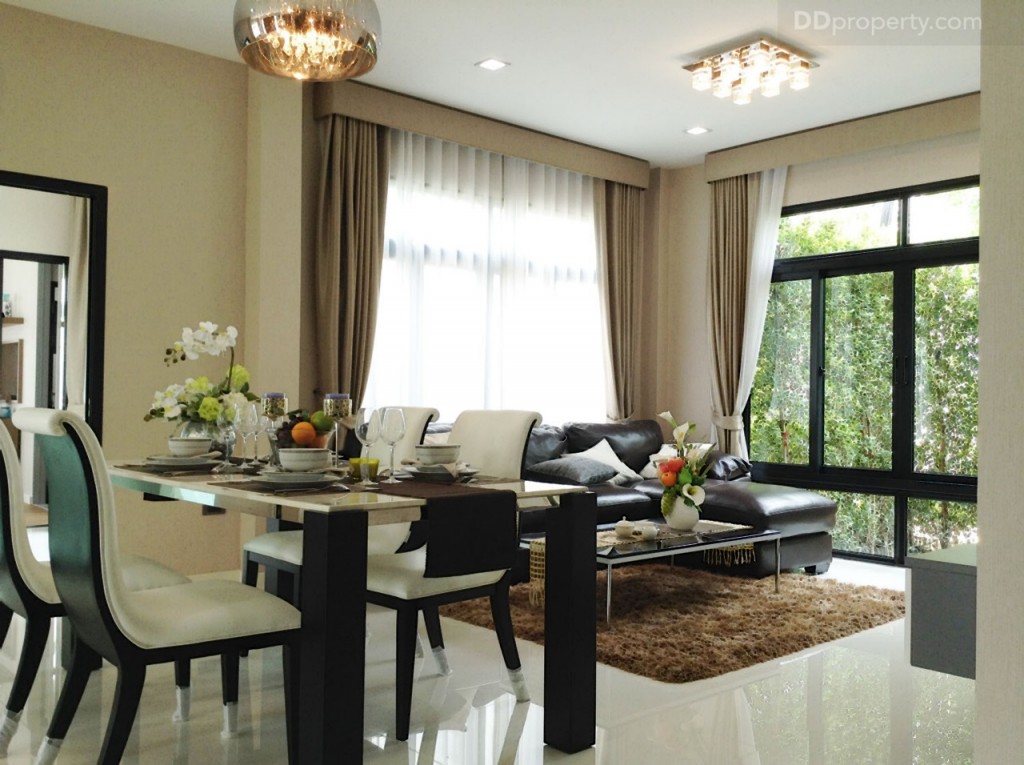 nc on green charmNc on Green Charm_59-038