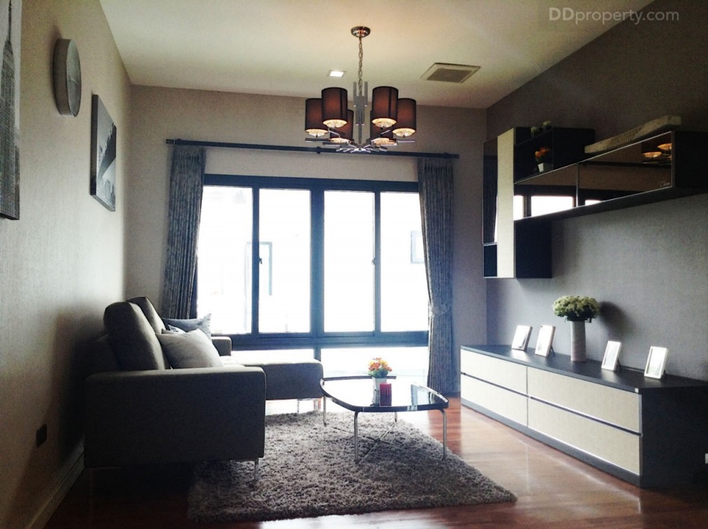 nc on green charmNc on Green Charm_70-049