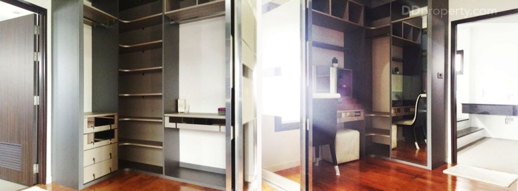 nc on green charmNc on Green Charm_74-053