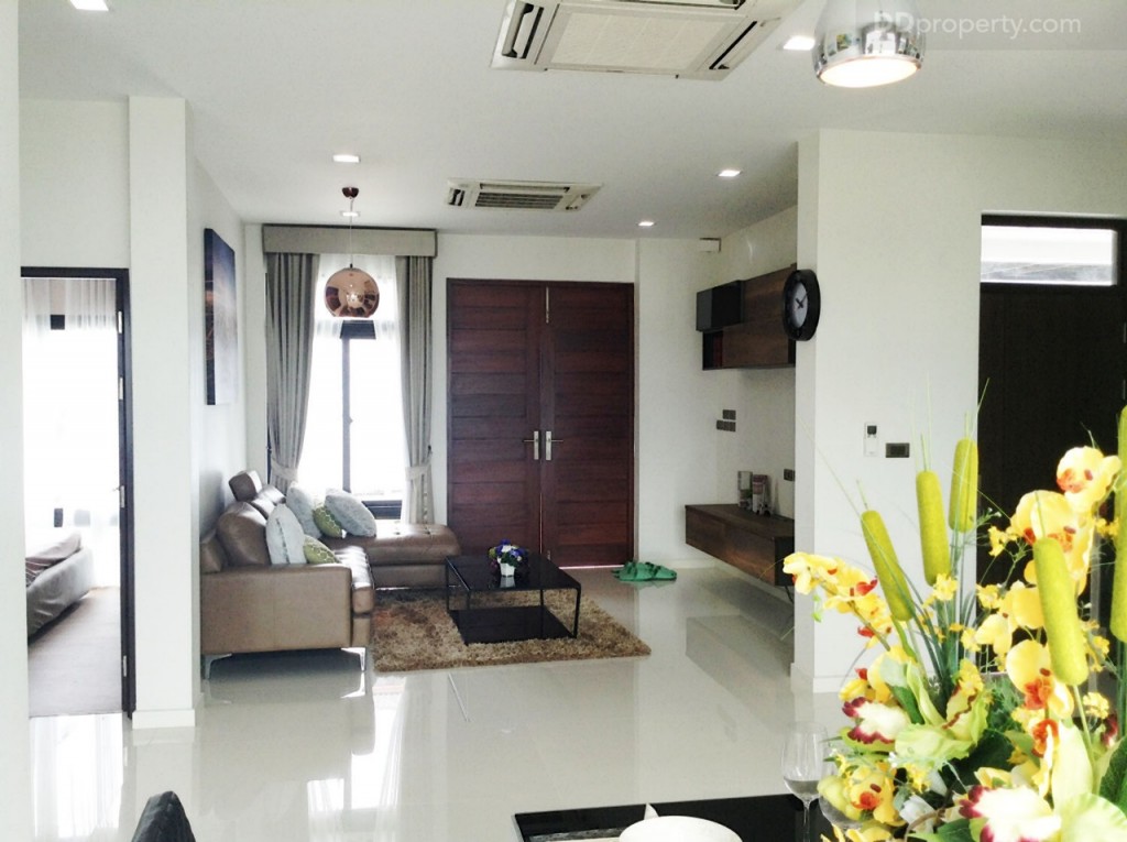 nc on green charmNc on Green Charm_87-066