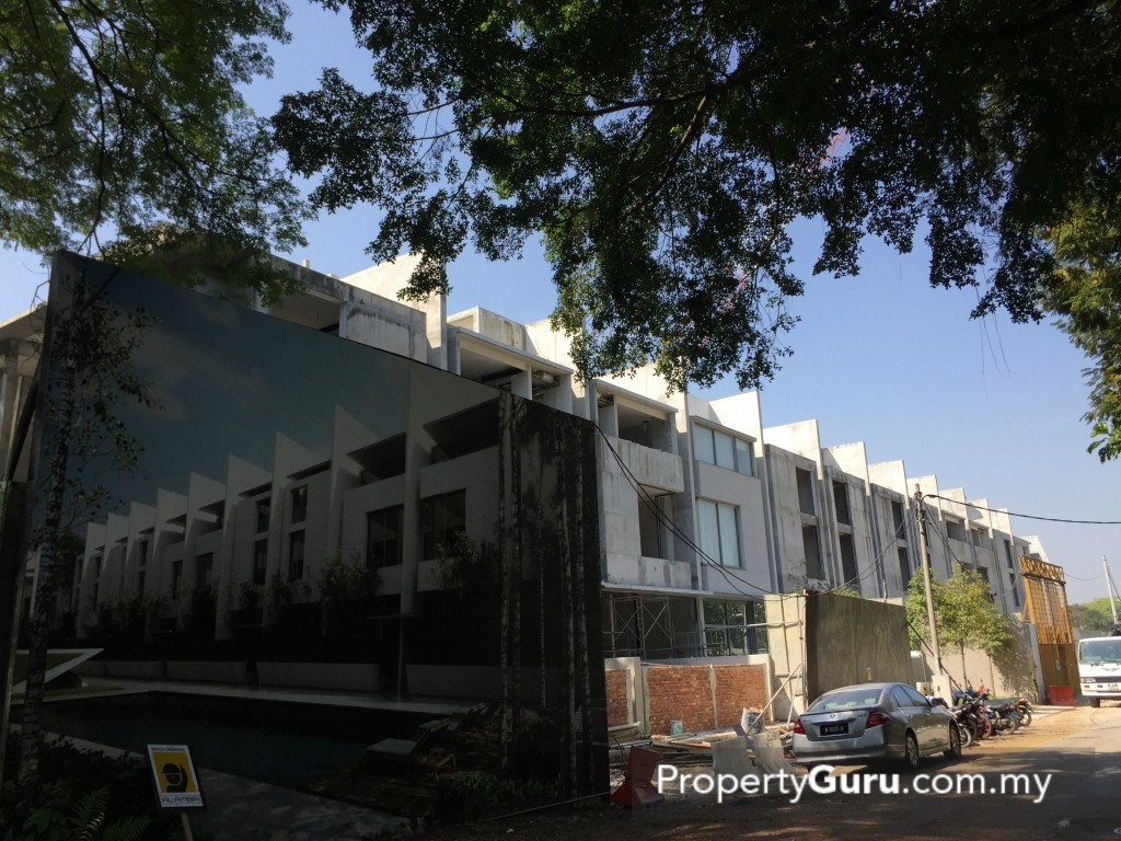 the edge of u thant s 8