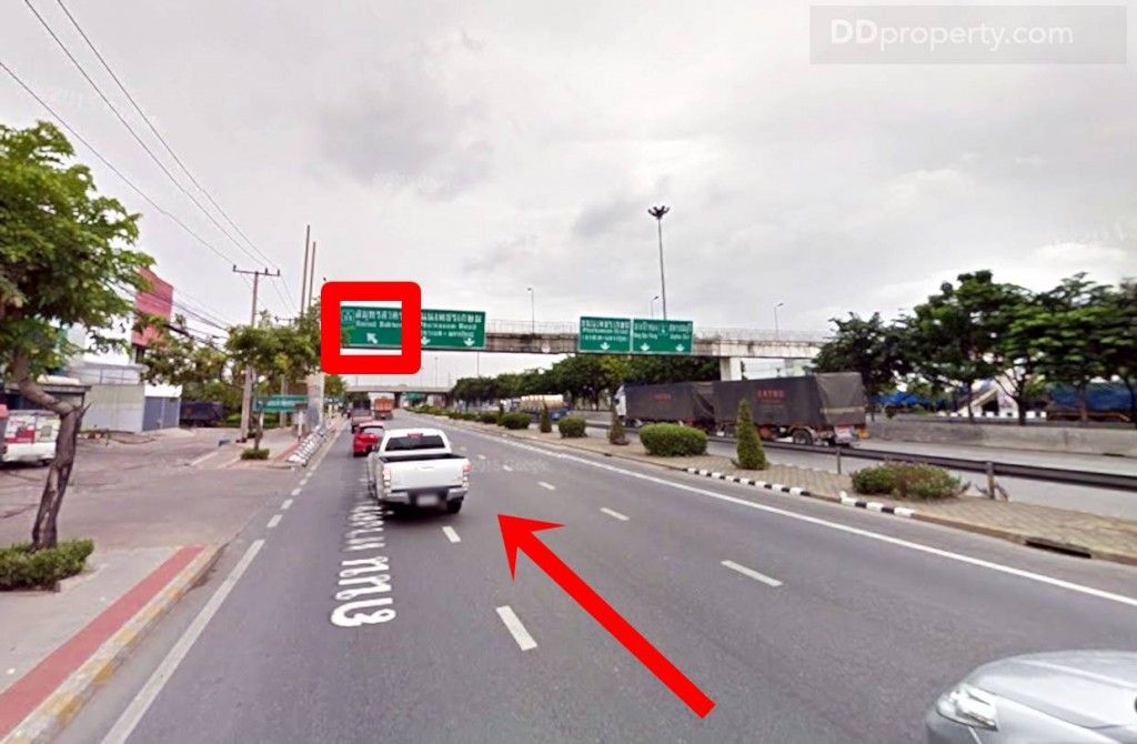 ตรงมาประมาณ 3 กม. ให้ชิดซ้ายแล้วเลี้ยวเข้าสู่ถนนเอกชัย 